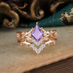 Luxury Vintage 5-Prong Kite-Cut Amethyst Engagement Ring Set