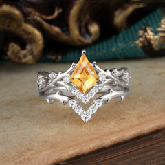 Luxury Vintage 5-Prong Kite-Cut Citrine Engagement Ring Set