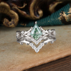 Luxury Vintage 5-Prong Kite-Cut Moss Agate Engagement Ring Set