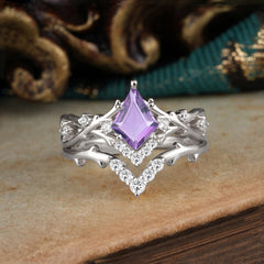 Luxury Vintage 5-Prong Kite-Cut Amethyst Engagement Ring Set
