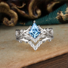 Luxury Vintage 5-Prong Kite-Cut Aquamarine Engagement Ring Set