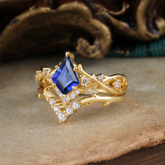Luxury Vintage 5-Prong Kite-Cut Sapphire Engagement Ring Set