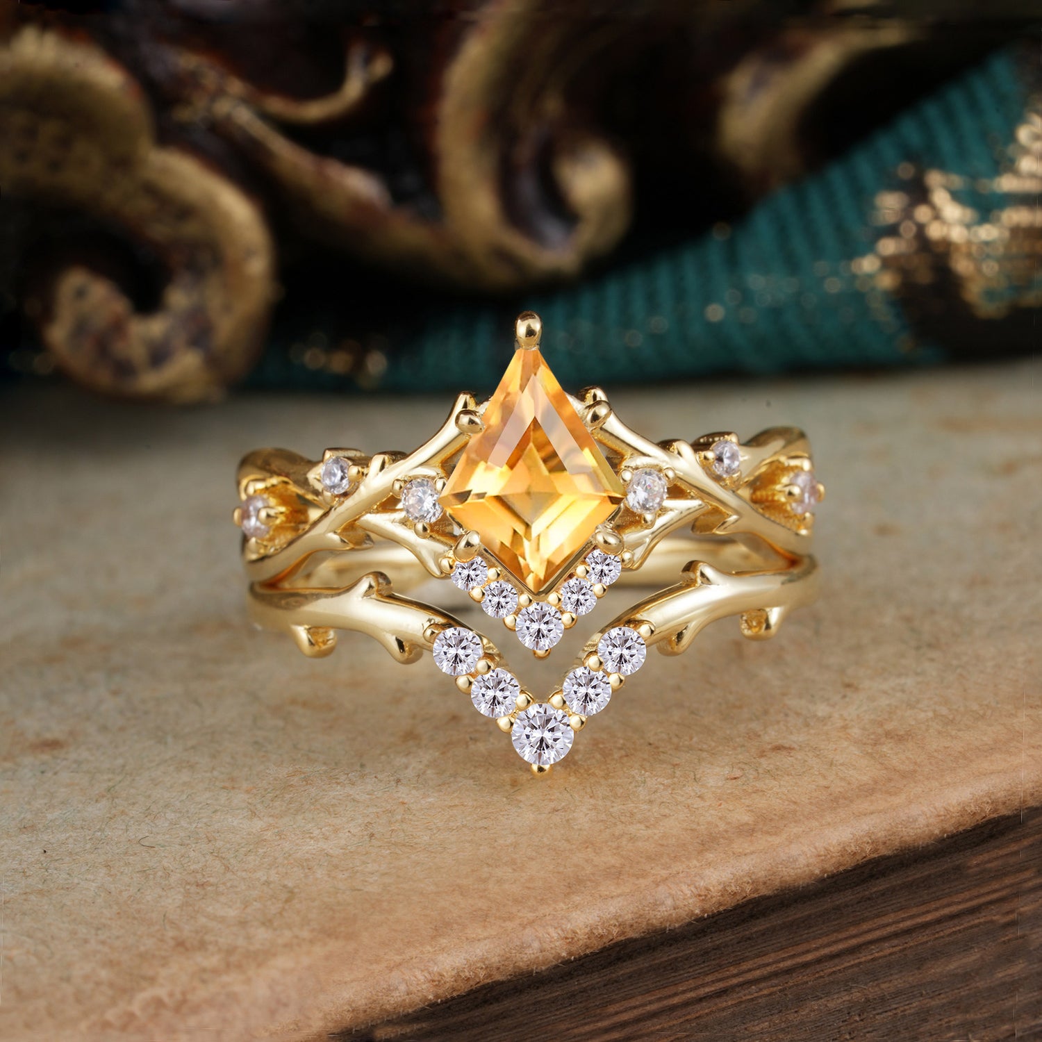 Luxury Vintage 5-Prong Kite-Cut Citrine Bridal Ring Set