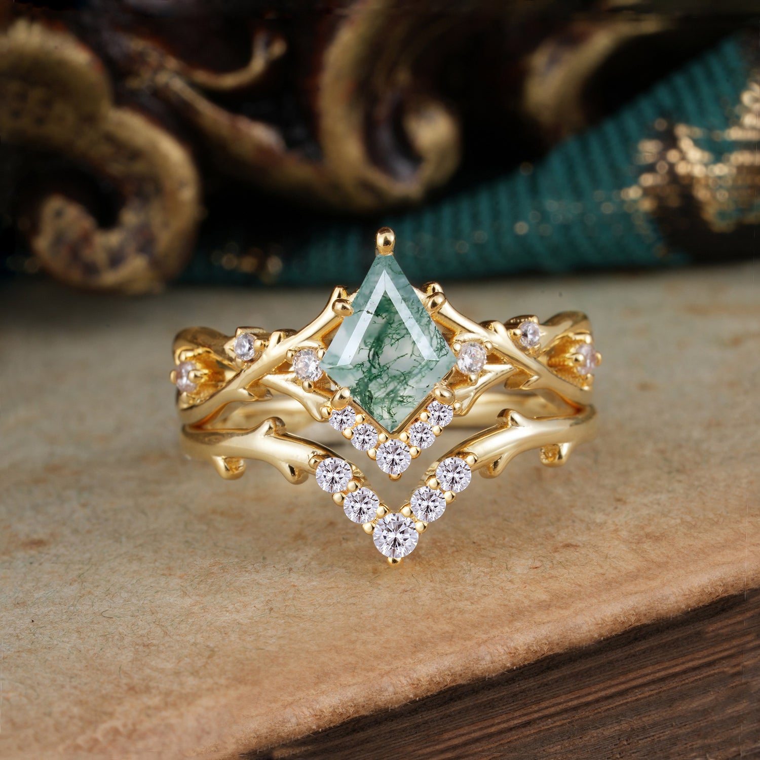 Luxury Vintage 5-Prong Kite-Cut Moss Agate Engagement Ring Set
