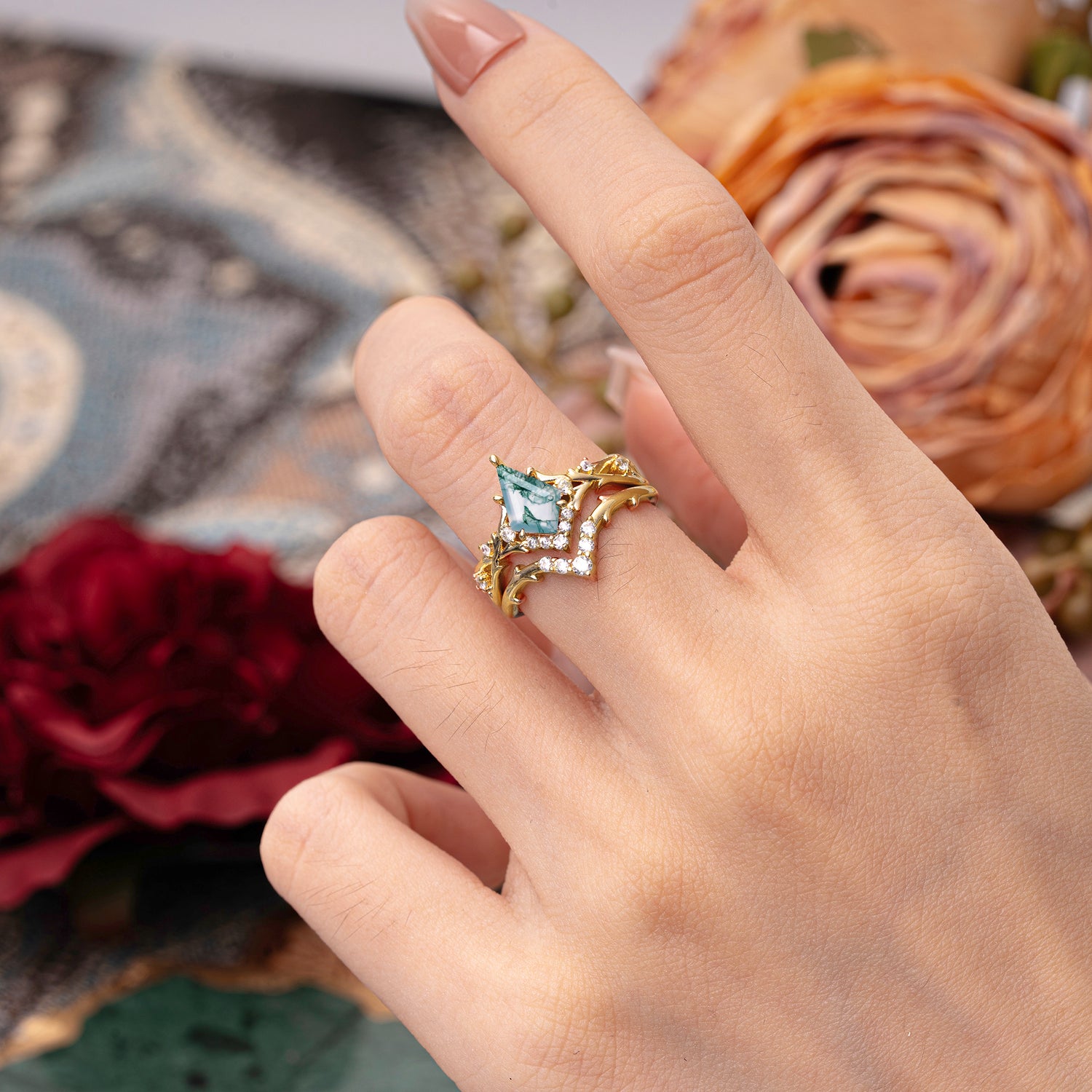 Luxury Vintage 5-Prong Kite-Cut Moss Agate Engagement Ring Set