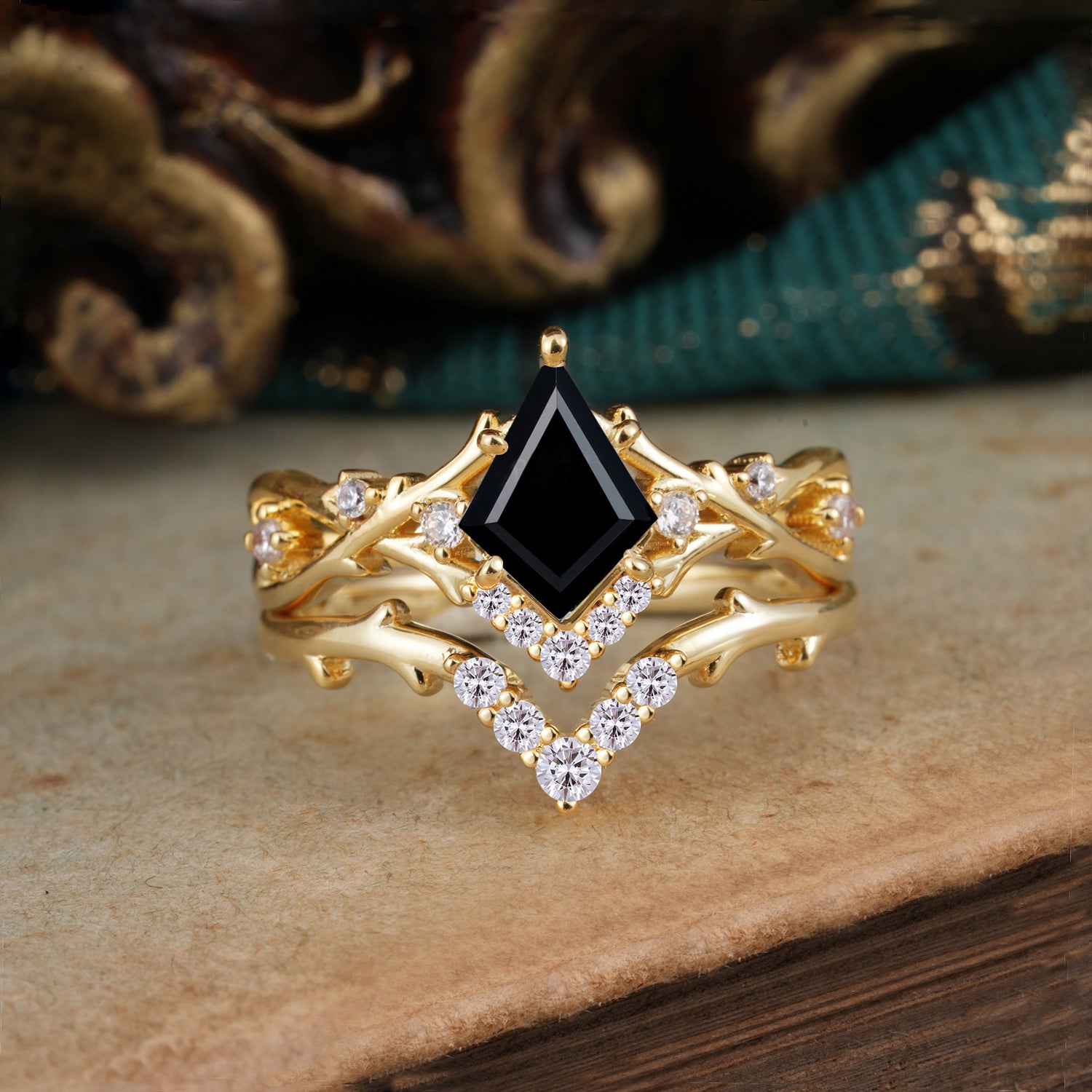 Luxury Vintage 5-Prong Kite-Cut Black Onyx Bridal Ring Set