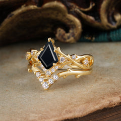 Luxury Vintage 5-Prong Kite-Cut Black Onyx Engagement Ring Set