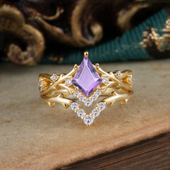 Luxury Vintage 5-Prong Kite-Cut Amethyst Engagement Ring Set