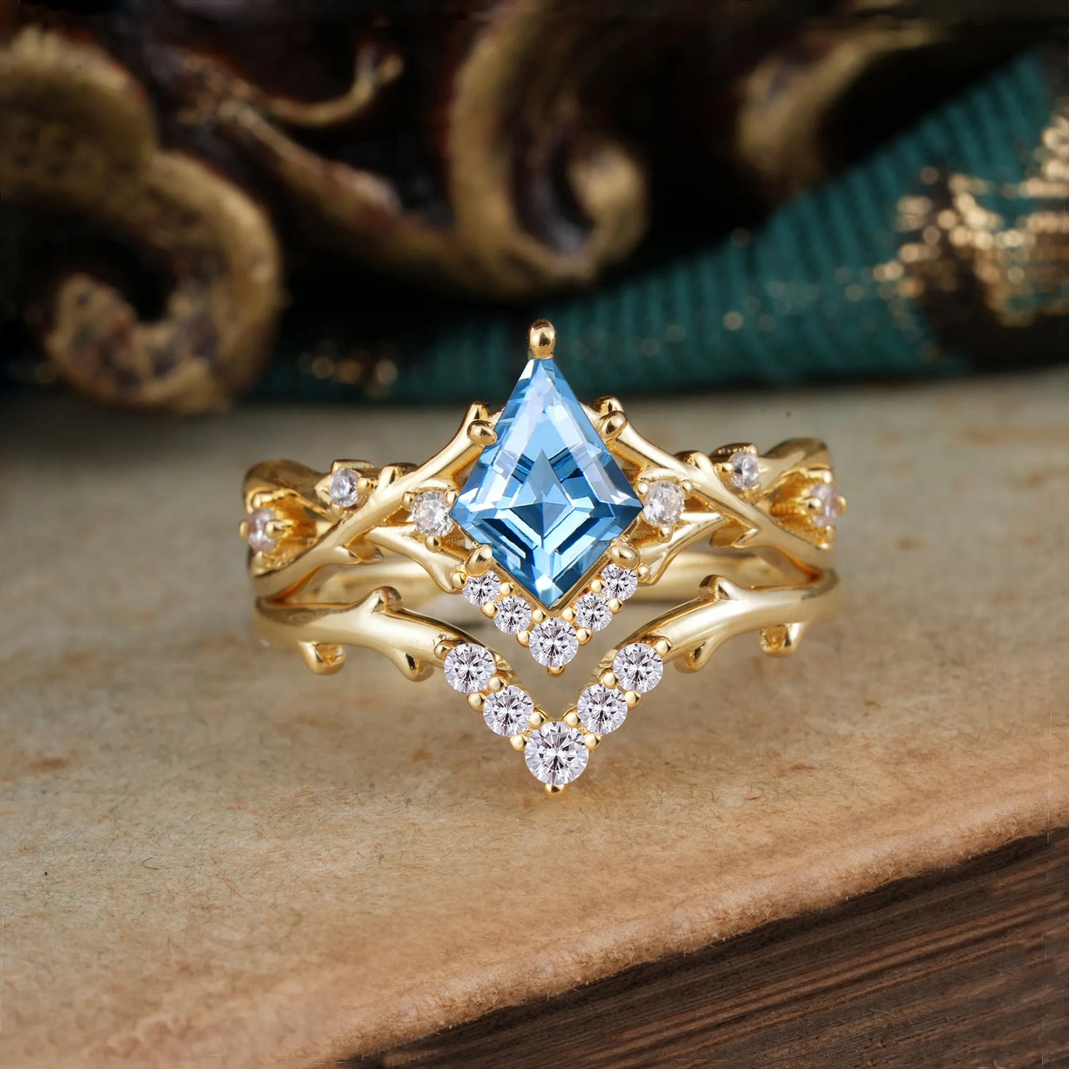 Luxury Vintage 5-Prong Kite-Cut Aquamarine Bridal Ring Set