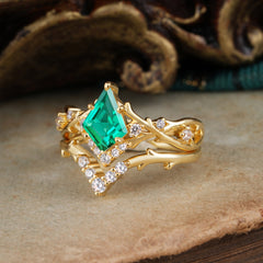 Luxury Vintage 5-Prong Kite-Cut Emerald Engagement Ring Set