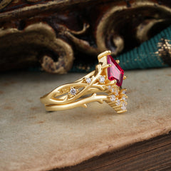 Luxury Vintage 5-Prong Kite-Cut Ruby Engagement Ring Set