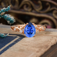Luxury Vintage 4-Prong Pear-Cut Sapphire Engagement Ring