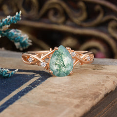 Luxury Vintage 4-Prong Pear-Cut Natural Moss Agate Engagement Ring