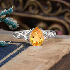 Luxury Vintage 4-Prong Pear-Cut Citrine Engagement Ring