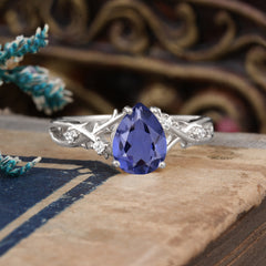 Luxury Vintage 4-Prong Pear-Cut Tanzanite Engagement Ring