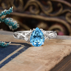 Luxury Vintage 4-Prong Pear-Cut Aquamarine Engagement Ring