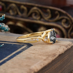 Luxury Vintage 4-Prong Pear-Cut Natural Black Rutilated Quartz Engagement Ring