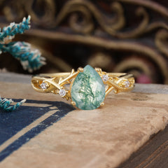 Luxury Vintage 4-Prong Pear-Cut Natural Moss Agate Engagement Ring