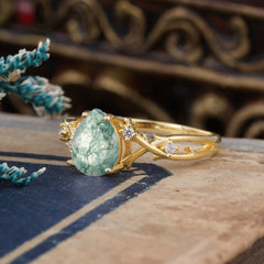 Luxury Vintage 4-Prong Pear-Cut Natural Moss Agate Engagement Ring