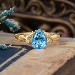 Luxury Vintage 4-Prong Pear-Cut Aquamarine Engagement Ring