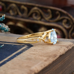 Luxury Vintage 4-Prong Pear-Cut Natural Aquamarine Engagement Ring