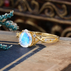 Luxury Vintage 4-Prong Pear-Cut Moonstone Engagement Ring