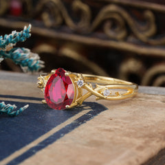 Luxury Vintage 4-Prong Pear-Cut Natural Ruby Engagement Ring