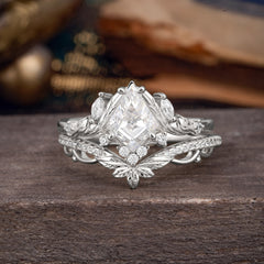 2-Piece Moissanite Engagement Ring Set with Sleek Kite Cut Design