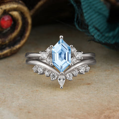 Luxury Vintage Classic 6-Prong Hexagonal-Cut Aquamarine Engagement Ring Set