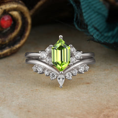 Luxury Vintage Classic 6-Prong Hexagonal-Cut Peridot Engagement Ring Set