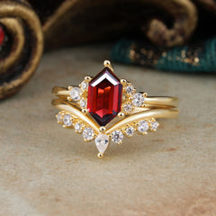 Luxury Vintage Classic 6-Prong Hexagonal-Cut Garnet Engagement Ring Set