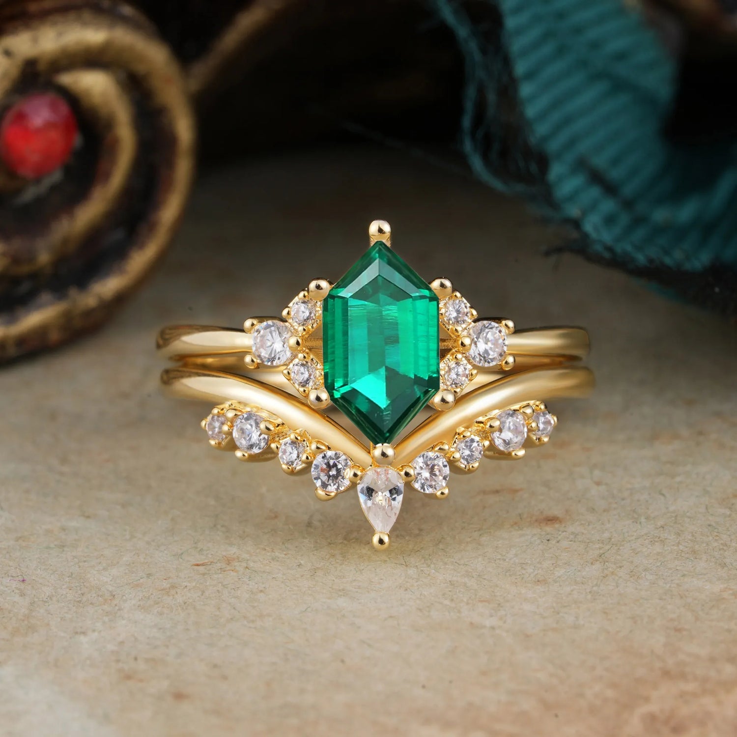 Luxury Vintage Classic 6-Prong Hexagonal-Cut Emerald Engagement Ring Set