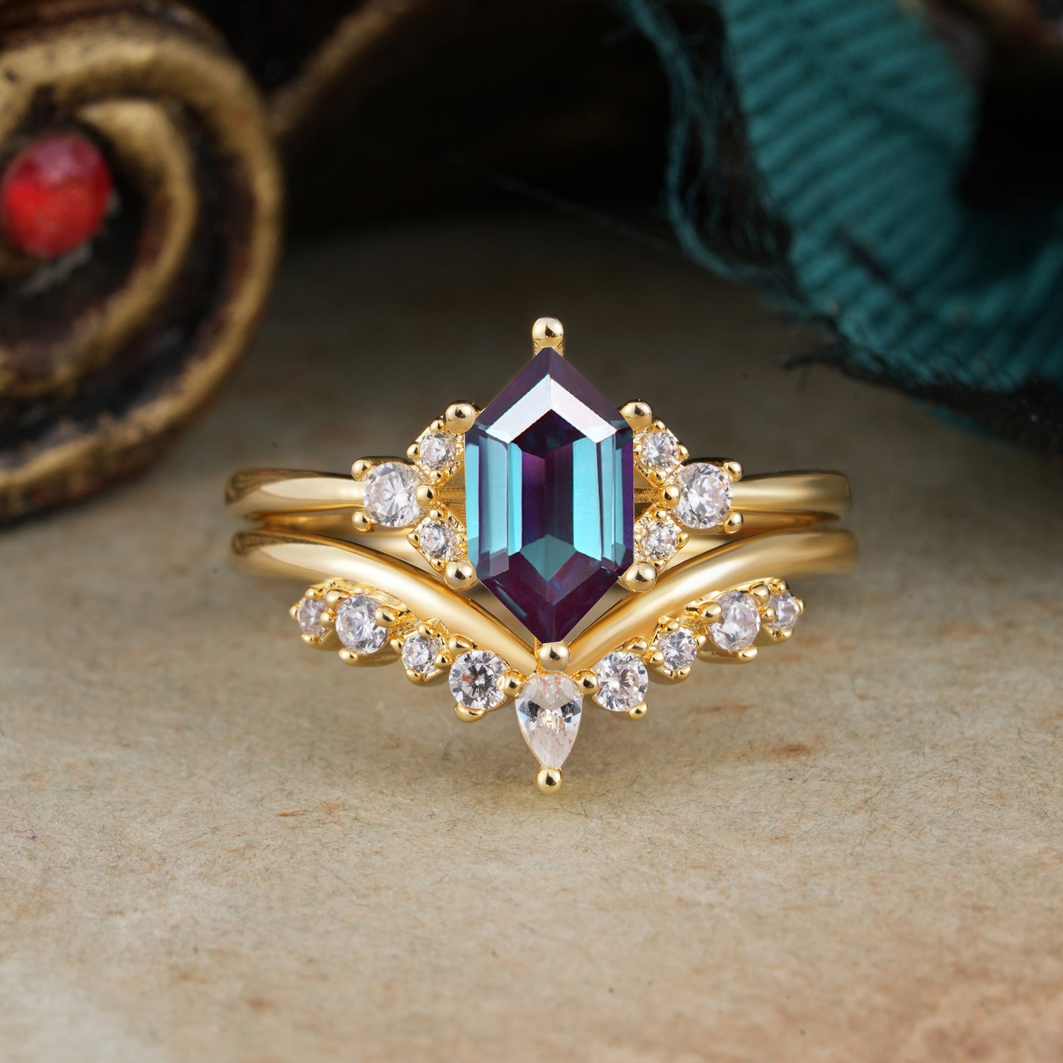Luxury Vintage Classic 6-Prong Hexagonal-Cut Alexandrite Bridal Ring Set