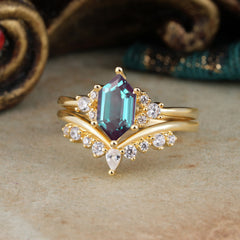 Luxury Vintage Classic 6-Prong Hexagonal-Cut Alexandrite Engagement Ring Set
