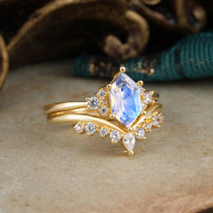 Luxury Vintage Classic 6-Prong Hexagonal-Cut Moonstone Engagement Ring Set