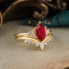 Luxury Vintage Classic 6-Prong Hexagonal-Cut Ruby Engagement Ring Set
