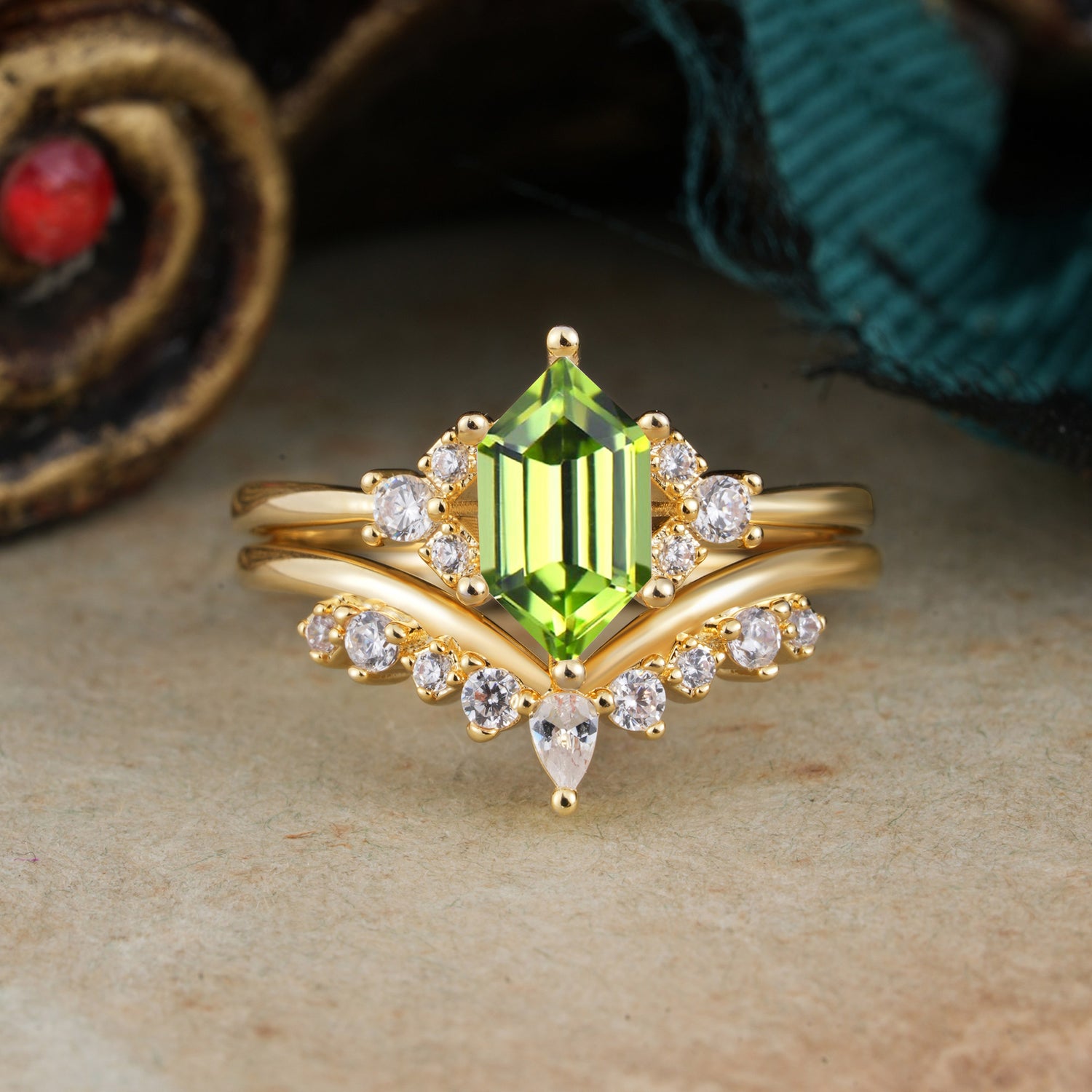 Luxury Vintage Classic 6-Prong Hexagonal-Cut Peridot Bridal Ring Set