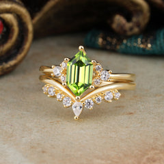 Luxury Vintage Classic 6-Prong Hexagonal-Cut Peridot Engagement Ring Set