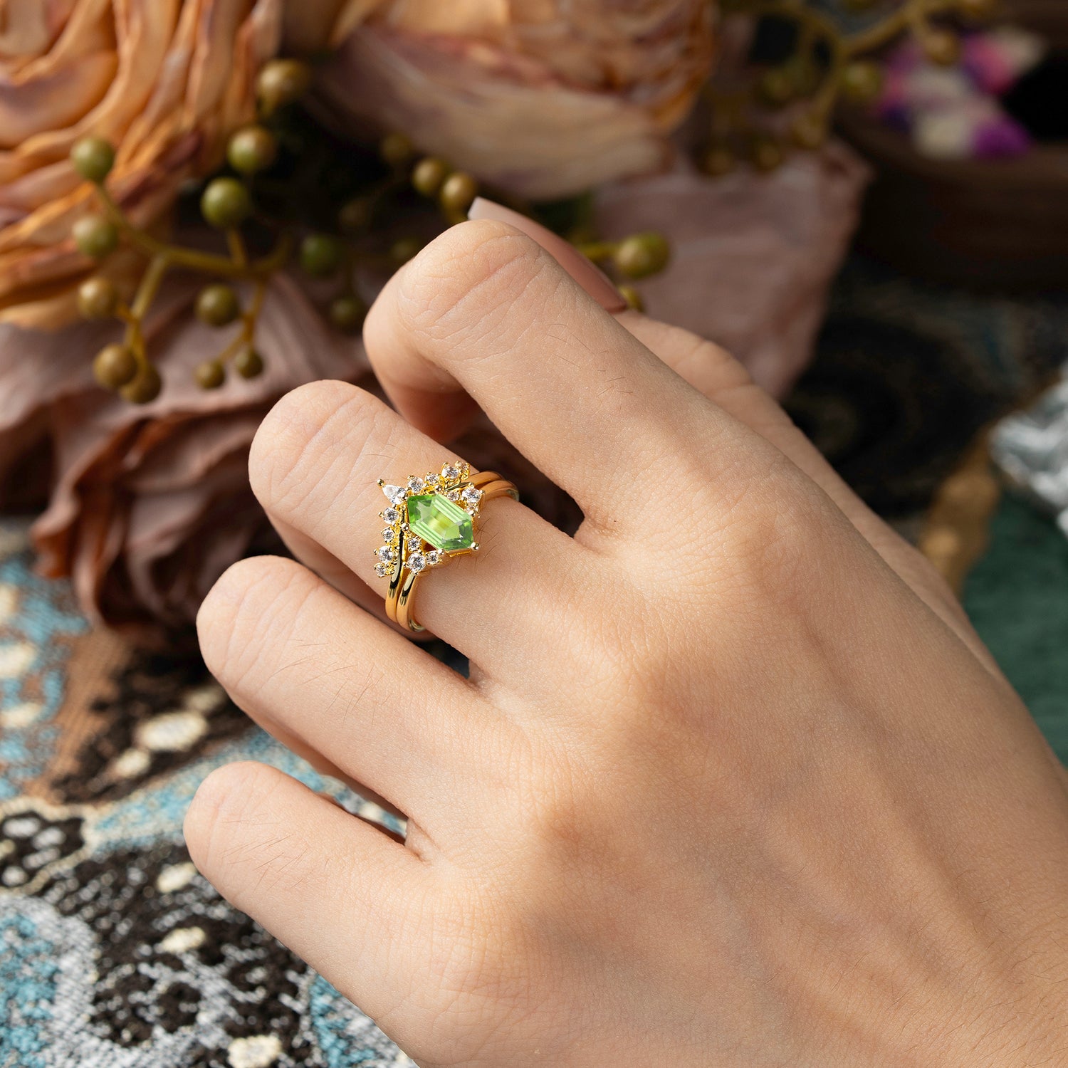 Luxury Vintage Classic 6-Prong Hexagonal-Cut Peridot Bridal Ring Set