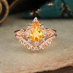 Luxury 4 Prong Pear Cut Citrine Stackable Ring Set