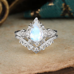 Luxury 4 Prong Pear Cut Moonstone Stackable Ring Set