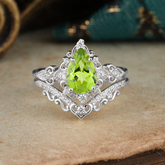 Luxury 4 Prong Pear Cut Peridot Stackable Ring Set
