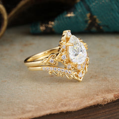 Luxury 4 Prong Pear Cut Moissanite Stackable Ring Set