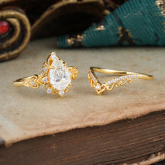 Luxury 4 Prong Pear Cut Moissanite Stackable Ring Set