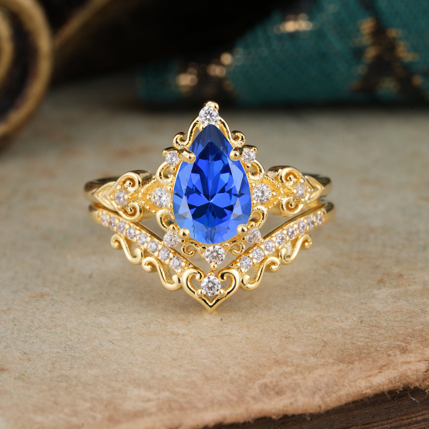 Luxury 4 Prong Pear Cut Sapphire Bridal Ring Set