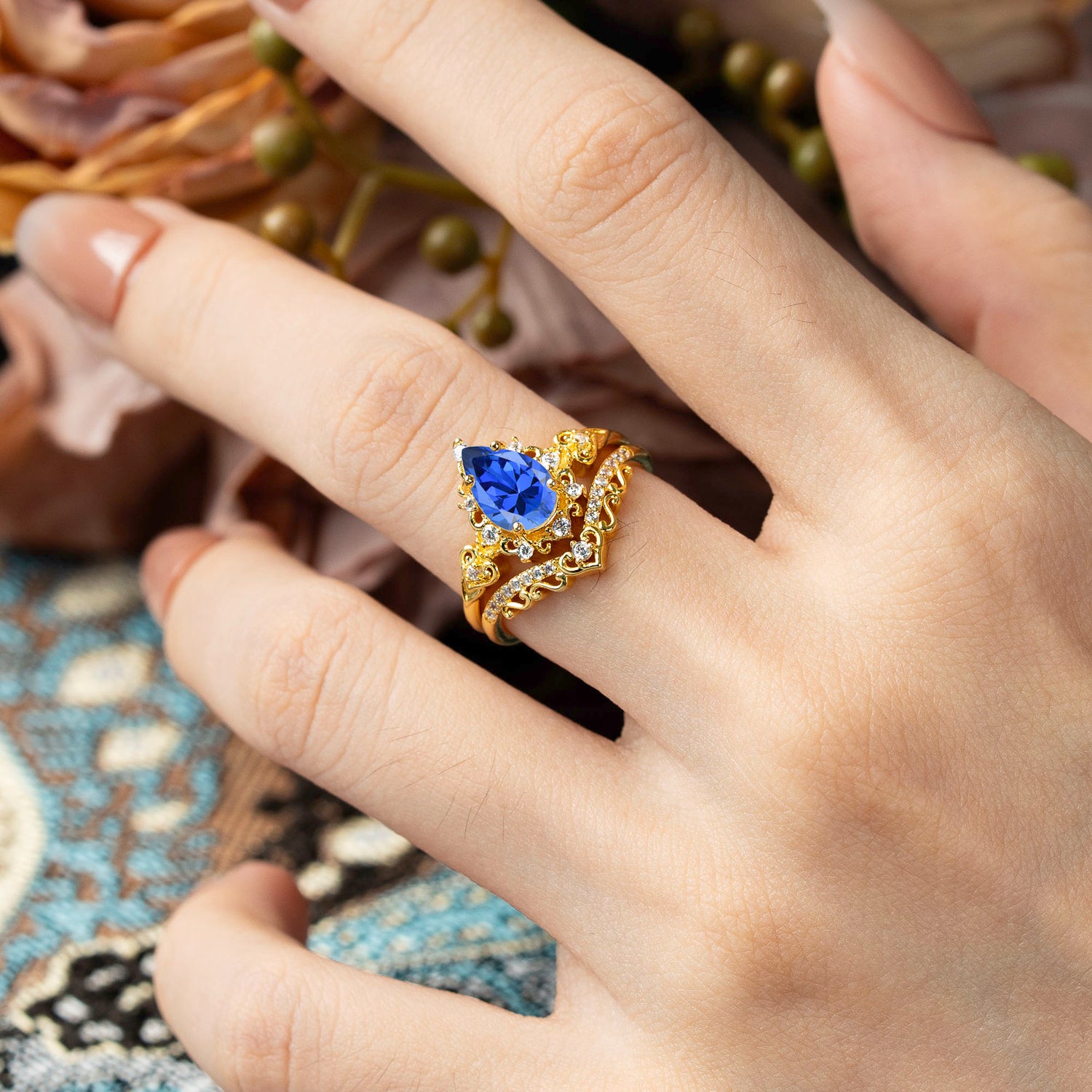 Luxury 4 Prong Pear Cut Sapphire Bridal Ring Set
