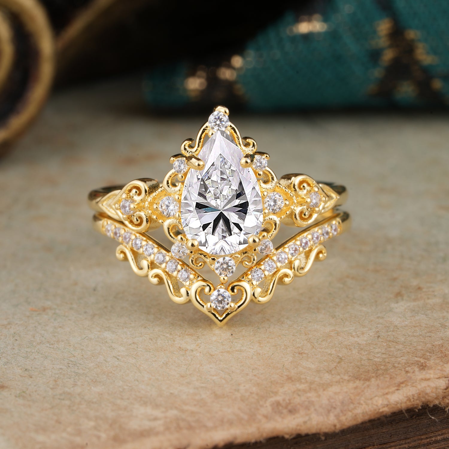 Luxury 4 Prong Pear Cut Lab Diamond Bridal Ring Set