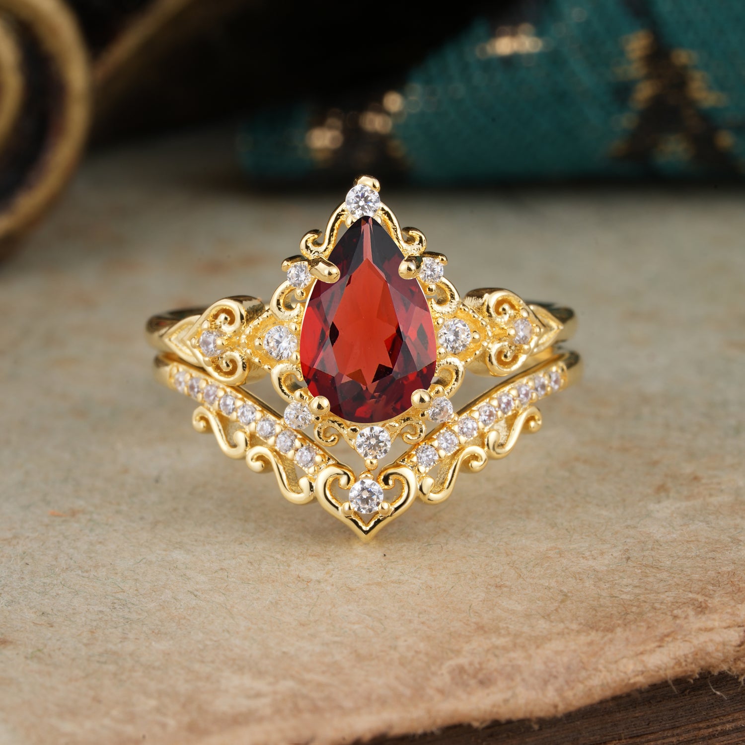 Luxury 4 Prong Pear Cut Garnet Bridal Ring Set