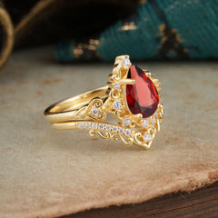 Luxury 4 Prong Pear Cut Garnet Stackable Ring Set