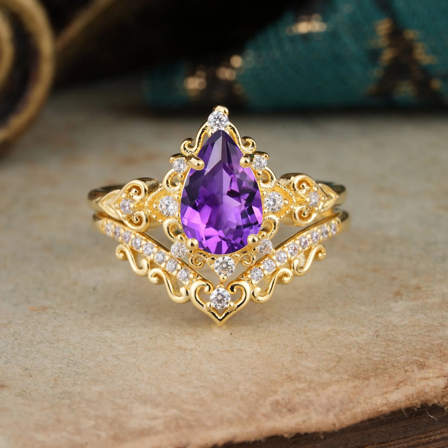 Luxury 4 Prong Pear Cut Amethyst Bridal Ring Set
